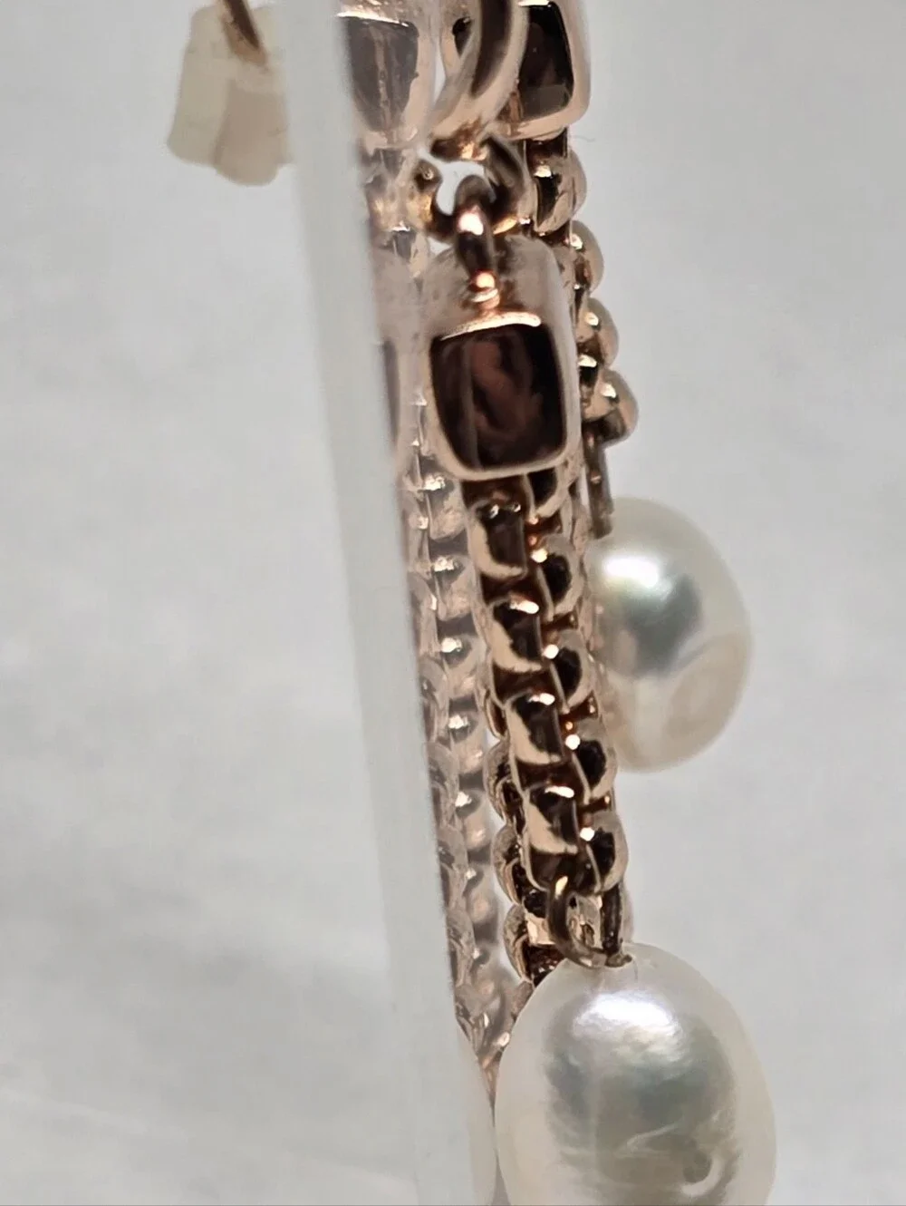 White House Black Market WHBM Pearl Rose Goldtone Quartz 2.5